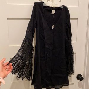 Burning Sun Tunic black with lace sleeves
